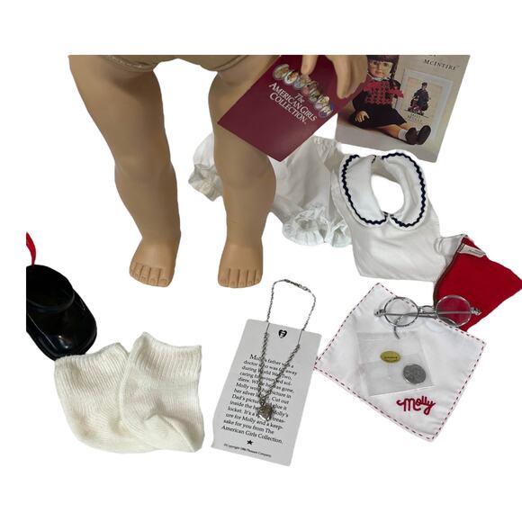 American Girl Molly Doll Pleasant Company 1986 In Meet Outfit & Accessories Box - Picture 15 of 16